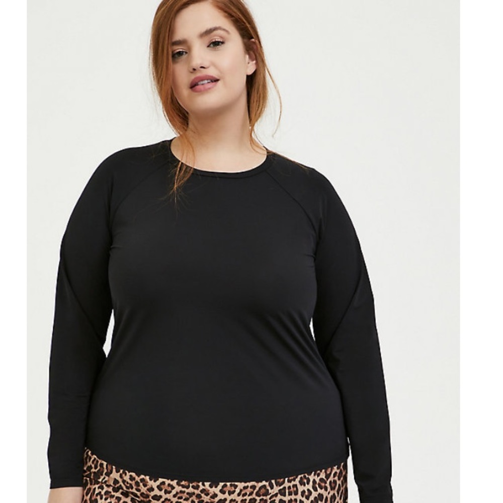 Torrid Swim Rash Guard NWT Black 2x 2